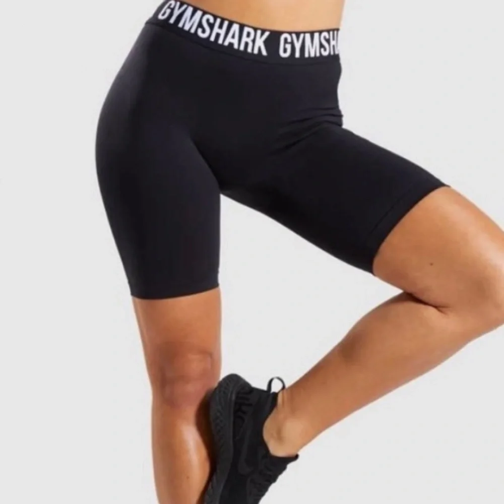 Gymshark FIT CYCLING shorts gray pink waist white letters SZ L BNWT HTF RETIRED